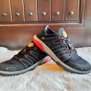 Men’s Oulkai ‘Imaka Trainer, size 9
